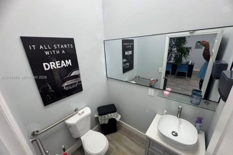 Commercial property in Margate, Florida № 2069634 - photo 9