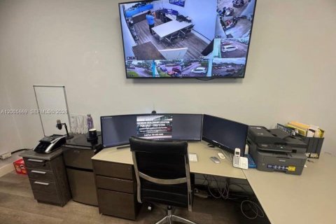 Commercial property in Margate, Florida № 2069634 - photo 7