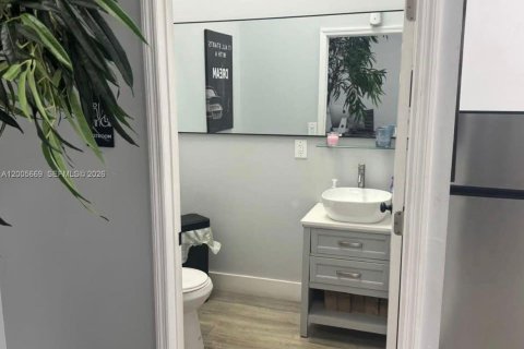 Commercial property in Margate, Florida № 2069634 - photo 8