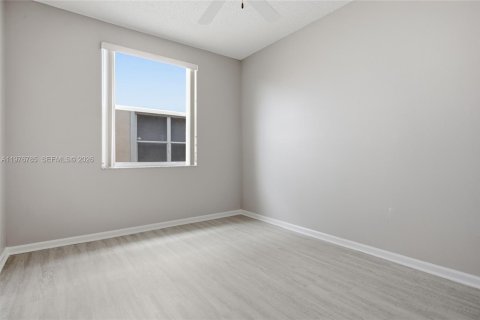 House in Homestead, Florida 4 bedrooms, 163.97 sq.m. № 2040569 - photo 24