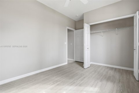 House in Homestead, Florida 4 bedrooms, 163.97 sq.m. № 2040569 - photo 28