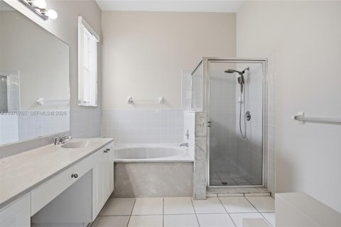 House in Homestead, Florida 4 bedrooms, 163.97 sq.m. № 2040569 - photo 11