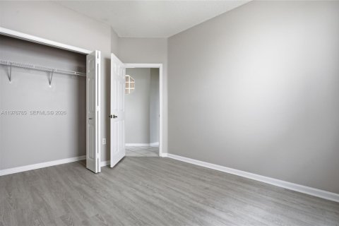 House in Homestead, Florida 4 bedrooms, 163.97 sq.m. № 2040569 - photo 26