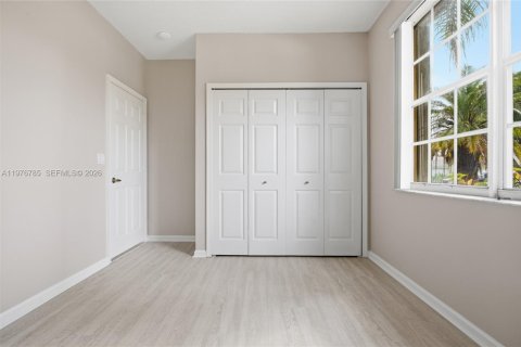 House in Homestead, Florida 4 bedrooms, 163.97 sq.m. № 2040569 - photo 29