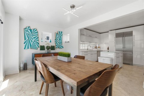 Villa ou maison à vendre à Tampa, Floride: 3 chambres, 214.98 m2 № 2306613 - photo 11