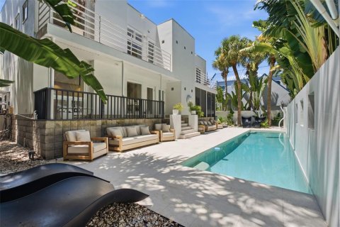 Villa ou maison à vendre à Tampa, Floride: 3 chambres, 214.98 m2 № 2306613 - photo 2