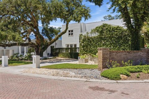 Villa ou maison à vendre à Tampa, Floride: 3 chambres, 214.98 m2 № 2306613 - photo 3