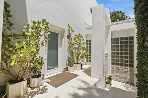 Villa ou maison à vendre à Tampa, Floride: 3 chambres, 214.98 m2 № 2306613 - photo 7