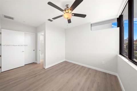 Touwnhouse à louer à Miami, Floride: 3 chambres, 144.18 m2 № 1921661 - photo 18