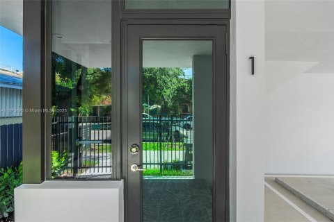Touwnhouse à louer à Miami, Floride: 3 chambres, 144.18 m2 № 1921661 - photo 7