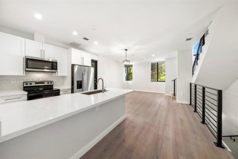 Touwnhouse à louer à Miami, Floride: 3 chambres, 144.18 m2 № 1921661 - photo 10