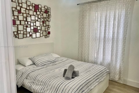 Снять в аренду виллу или дом в Майами, Флорида 4 спальни, 207.45м2, № 1945558 - фото 10