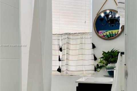 Снять в аренду виллу или дом в Майами, Флорида 4 спальни, 207.45м2, № 1945558 - фото 12