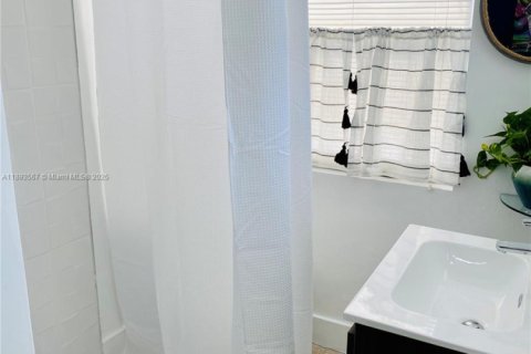 Снять в аренду виллу или дом в Майами, Флорида 4 спальни, 207.45м2, № 1945558 - фото 11