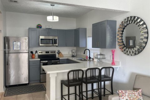 Снять в аренду виллу или дом в Майами, Флорида 4 спальни, 207.45м2, № 1945558 - фото 2