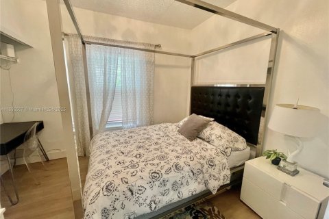 Снять в аренду виллу или дом в Майами, Флорида 4 спальни, 207.45м2, № 1945558 - фото 7