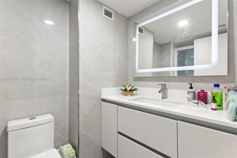 Condominio en alquiler en Aventura, Florida, 1 dormitorio, 145.39 m2 № 2006474 - foto 12
