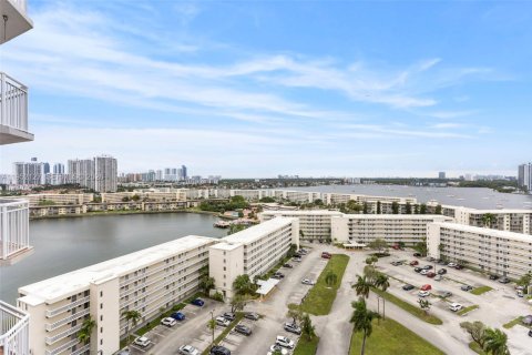 Condominio en alquiler en Aventura, Florida, 1 dormitorio, 145.39 m2 № 2006474 - foto 14