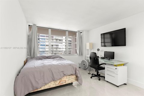 Condominio en alquiler en Aventura, Florida, 1 dormitorio, 145.39 m2 № 2006474 - foto 9