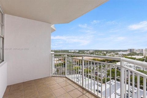 Condominio en alquiler en Aventura, Florida, 1 dormitorio, 145.39 m2 № 2006474 - foto 16