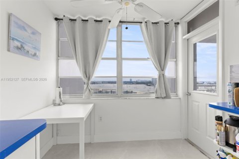 Condominio en alquiler en Aventura, Florida, 1 dormitorio, 145.39 m2 № 2006474 - foto 6