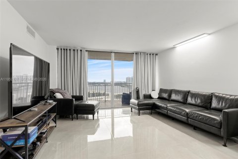 Condominio en alquiler en Aventura, Florida, 1 dormitorio, 145.39 m2 № 2006474 - foto 7