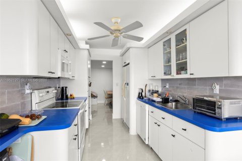 Condominio en alquiler en Aventura, Florida, 1 dormitorio, 145.39 m2 № 2006474 - foto 5