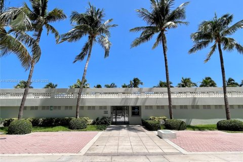 Condo in Miami Beach, Florida  № 1920437 - photo 28
