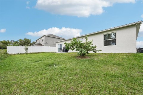 House in Kissimmee, Florida 4 bedrooms, 178.56 sq.m. № 2142015 - photo 21