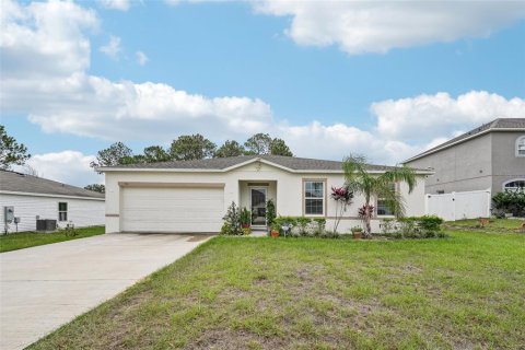 House in Kissimmee, Florida 4 bedrooms, 178.56 sq.m. № 2142015 - photo 2