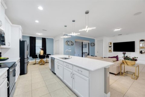 House in Riverview, Florida 4 bedrooms, 244.52 sq.m. № 1906598 - photo 8