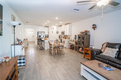 Villa ou maison à louer à Land O' Lakes, Floride: 2 chambres, 130.53 m2 № 2400052 - photo 22