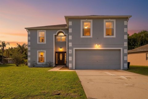 House in Kissimmee, Florida 4 bedrooms, 264.21 sq.m. № 2095106 - photo 2