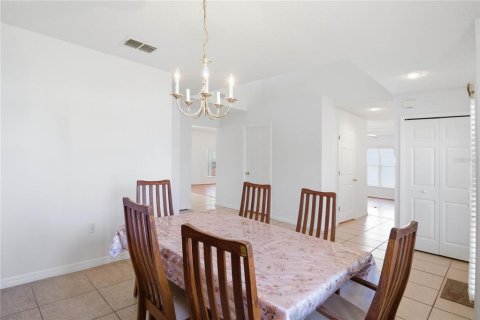 House in Kissimmee, Florida 4 bedrooms, 264.21 sq.m. № 2095106 - photo 8