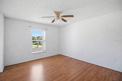 House in Kissimmee, Florida 4 bedrooms, 264.21 sq.m. № 2095106 - photo 20