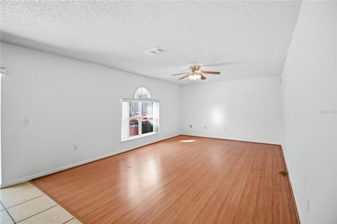 House in Kissimmee, Florida 4 bedrooms, 264.21 sq.m. № 2095106 - photo 9