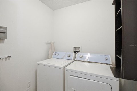 House in Kissimmee, Florida 4 bedrooms, 264.21 sq.m. № 2095106 - photo 19