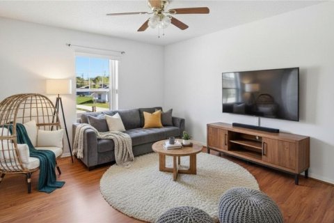 House in Kissimmee, Florida 4 bedrooms, 264.21 sq.m. № 2095106 - photo 21