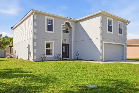 House in Kissimmee, Florida 4 bedrooms, 264.21 sq.m. № 2095106 - photo 3