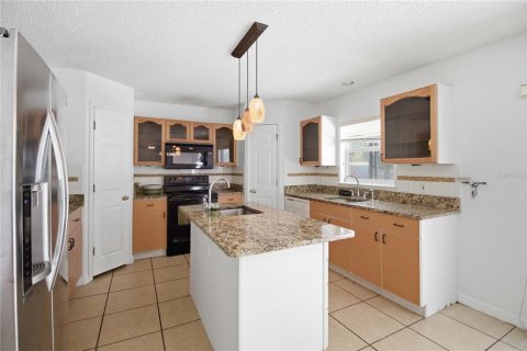 House in Kissimmee, Florida 4 bedrooms, 264.21 sq.m. № 2095106 - photo 13