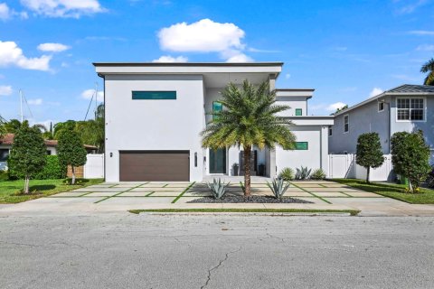 House in Fort Lauderdale, Florida 4 bedrooms, 352.56 sq.m. № 2260808 - photo 2