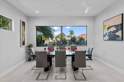 House in Fort Lauderdale, Florida 4 bedrooms, 352.56 sq.m. № 2260808 - photo 15