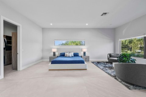 House in Fort Lauderdale, Florida 4 bedrooms, 352.56 sq.m. № 2260808 - photo 17
