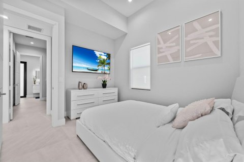 House in Fort Lauderdale, Florida 4 bedrooms, 352.56 sq.m. № 2260808 - photo 30
