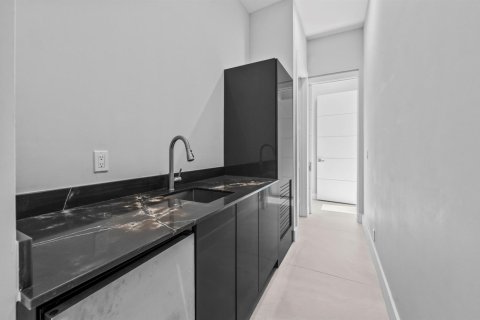 House in Fort Lauderdale, Florida 4 bedrooms, 352.56 sq.m. № 2260808 - photo 23