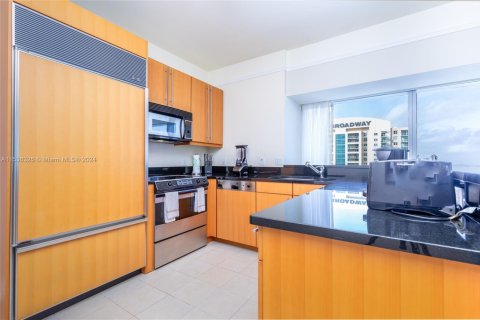 Condo in Miami, Florida, 2 bedrooms  № 1764378 - photo 5