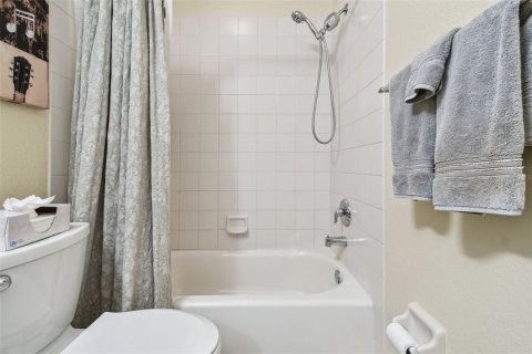 Condo in Bradenton, Florida, 2 bedrooms  № 1677594 - photo 21