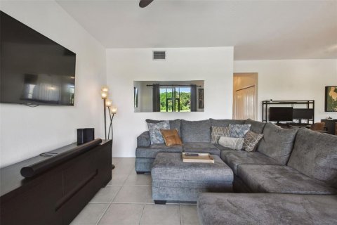 Condo in Bradenton, Florida, 2 bedrooms  № 1677594 - photo 23