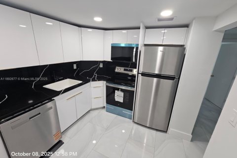 Appartement à louer à Sunny Isles Beach, Floride: 2 chambres, 120.31 m2 № 1946403 - photo 4