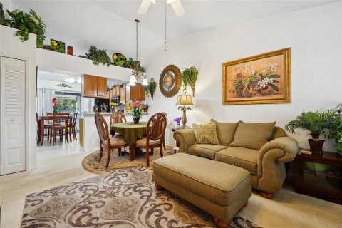 Condo in Orlando, Florida, 2 bedrooms  № 1570827 - photo 5